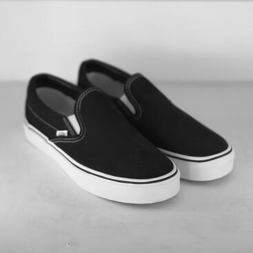 VANS SLIP ON BASIC : IDR 800.000,00